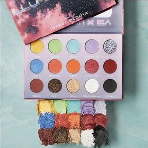 illuminati X is A eyeshadow pallete